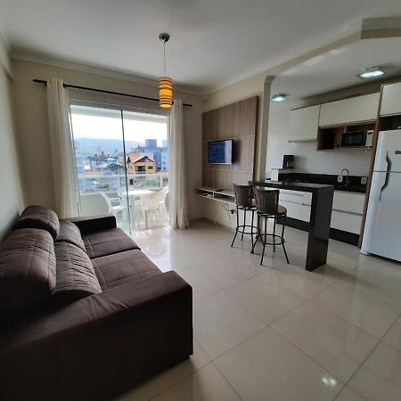 בומבינאס Apartamento 3 Quartos 8 Pessoas A 50 Mts Da Praia De Bombas, A 100M Da Passarela Do Ribeiro מראה חיצוני תמונה